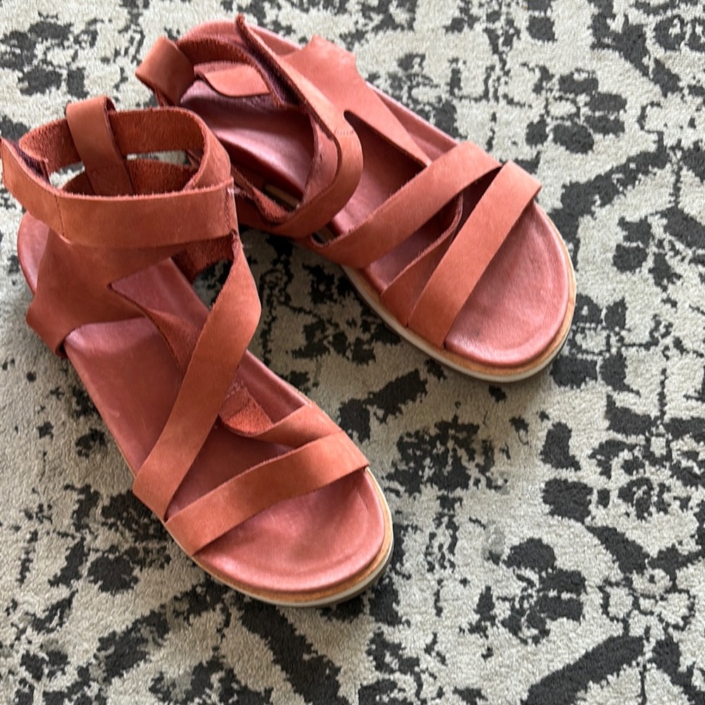 Merrell dusty rose Sandals Comfortable Summer Footwear - Picture 3 of 9